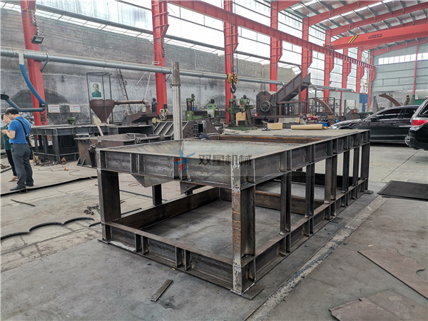 <a href='http://m.anenr.cn/psxl/4.html' target='_blank'><span>廢鋼破碎機</span></a>設備客戶現(xiàn)場考察