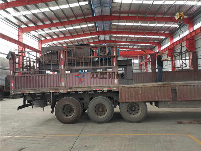 1600<a href='http://m.anenr.cn' target='_blank'><span>金屬破碎機(jī)</span></a>發(fā)貨