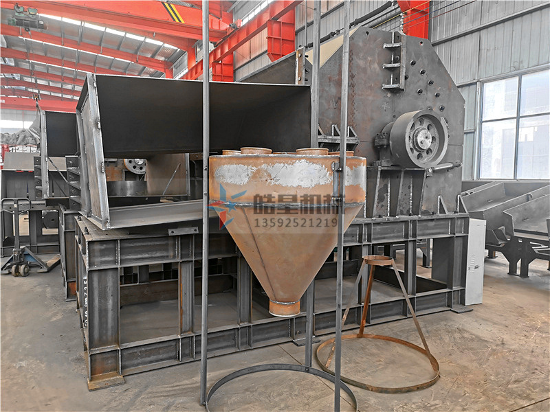 廢鋼破碎機生產(chǎn)現(xiàn)場