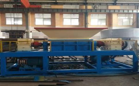 打開(kāi)大型<a href='http://m.anenr.cn/ssxl/10.html' target='_blank'><span>金屬撕碎機(jī)</span></a>時(shí)應(yīng)注意些什么